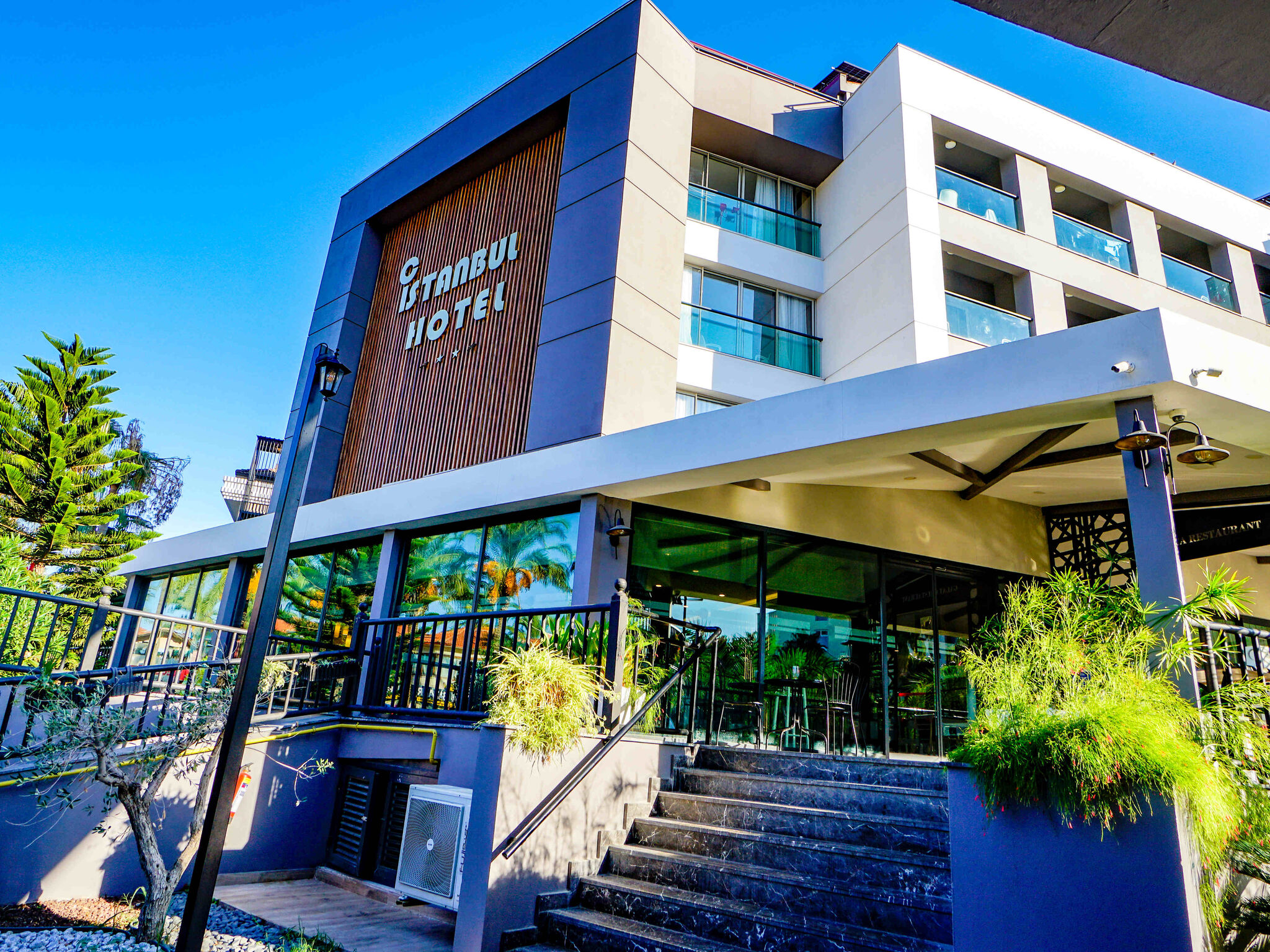 İstanbul Beach Hotel